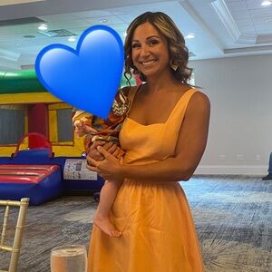 Mi Ami Square Neck Sleeveless Dress